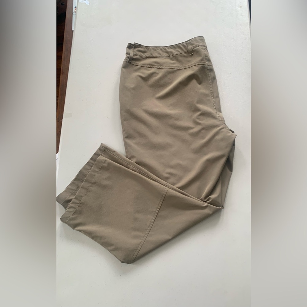 Eddie Bauer Women's Horizon  Pants - Khaki - Size 18 - Excellent Condition